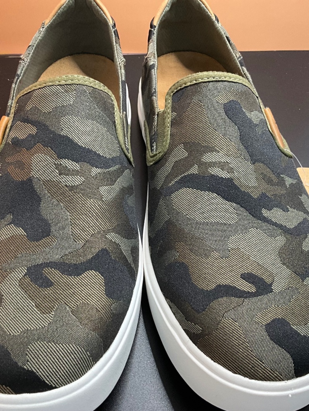 OluKai Lae’ahi Pa’i Men’s Slip-On Sneakers US 10.5/EU 43.5 in Camo Colorway NWT
